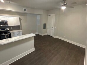 2727 Houston Ave in Houston, TX - Building Photo - Building Photo