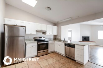 10915 W Glenrosa Ave in Phoenix, AZ - Building Photo - Building Photo