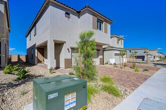 8532 W Agate Ave in Las Vegas, NV - Building Photo - Building Photo