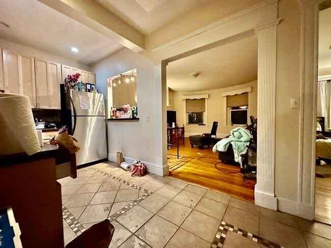 19 Saint Lukes Rd, Unit 1 in Boston, MA - Building Photo - Building Photo