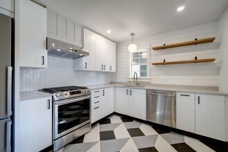 1714 Canterbury St in Austin, TX - Building Photo - Building Photo