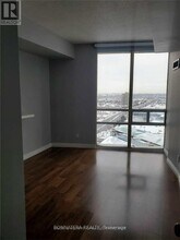 50-P50 Eglinton Ave W in Mississauga, ON - Building Photo - Building Photo