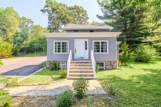 143 Rocky Point Landing Rd in Rocky Point, NY - Building Photo - Building Photo