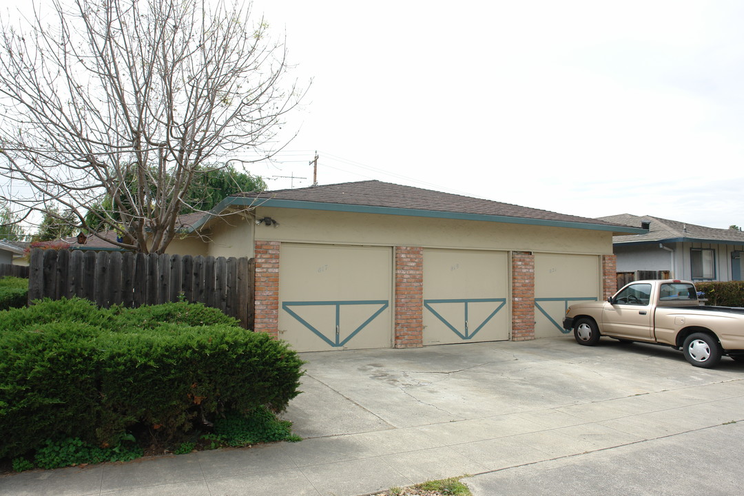 817-821 Teresi Ct in San Jose, CA - Building Photo