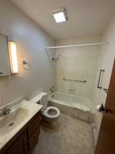 204 Locust St in Hospers, IA - Foto de edificio - Building Photo