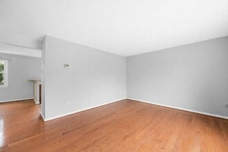 9071 Loreleigh Way in Fairfax, VA - Building Photo - Building Photo