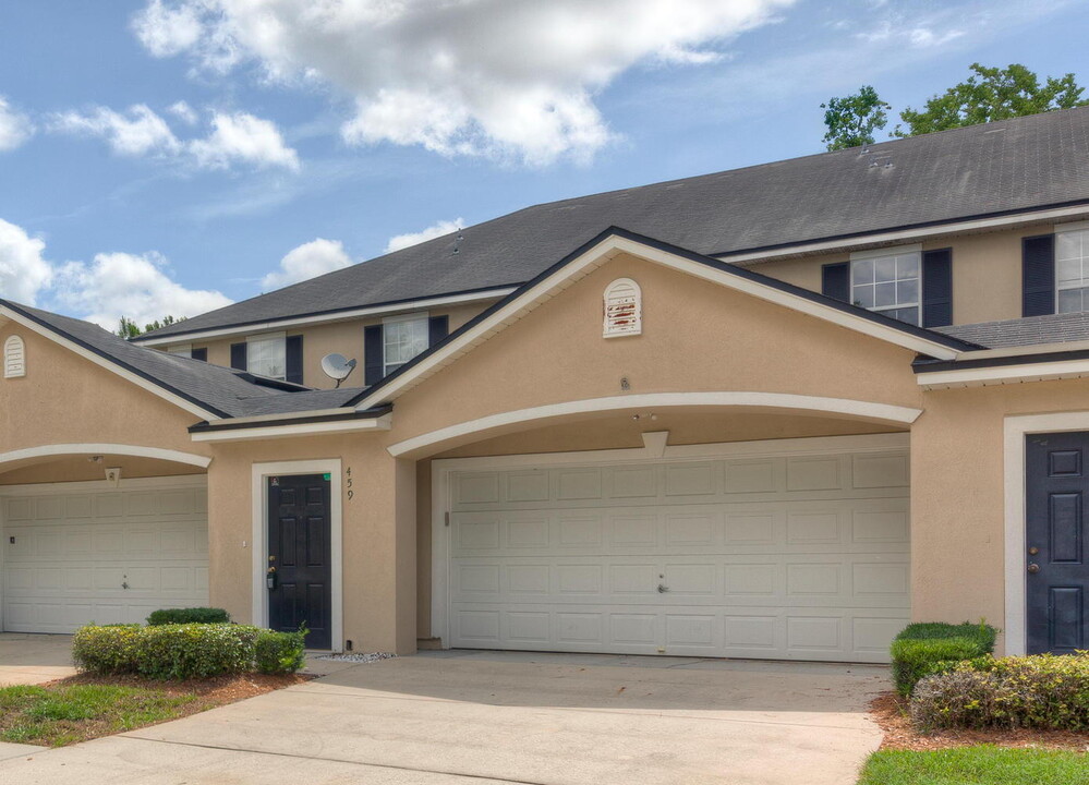 459 Sherwood Oaks Dr in Orange Park, FL - Foto de edificio