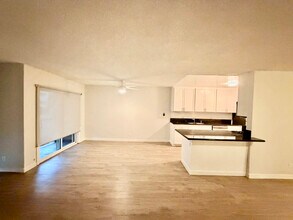 1284 Havenhurst Dr in West Hollywood, CA - Foto de edificio - Building Photo