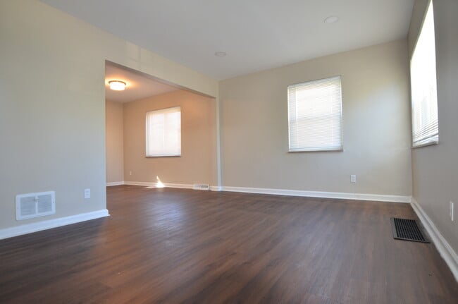 3569 Locust Ln in Cincinnati, OH - Building Photo - Building Photo