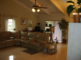 5925 Longbow Ln, Unit Sherwood Village in West Palm Beach, FL - Building Photo