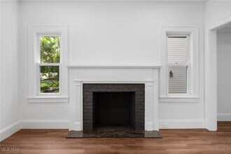 3154 Yorkshire Rd in Cleveland Heights, OH - Foto de edificio - Building Photo