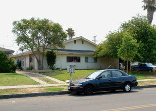 1005 N Lincoln St in Orange, CA - Foto de edificio - Building Photo