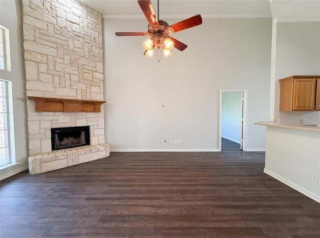 416 Fossil Rock Dr in Azle, TX - Building Photo - Building Photo