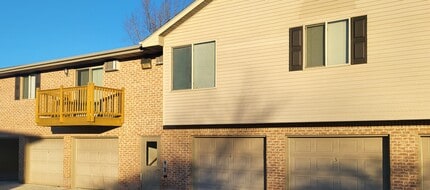 Redstone Trails in Green Bay, WI - Foto de edificio - Building Photo