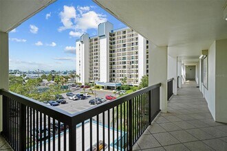 9495 Blind Pass Rd in St Pete Beach, FL - Building Photo - Building Photo
