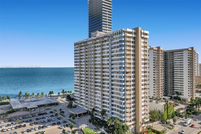 1980 S Ocean Dr, Unit #20E in Hallandale Beach, FL - Foto de edificio - Building Photo