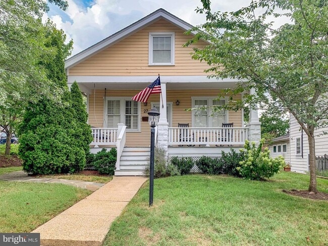 property at 27 W Wyatt Ave