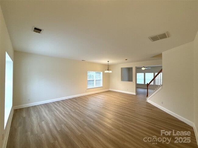 1207 Jade Glen Dr in Charlotte, NC - Foto de edificio - Building Photo