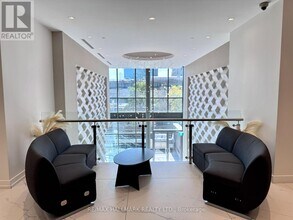 11 Brunel Ct in Toronto, ON - Building Photo - Building Photo