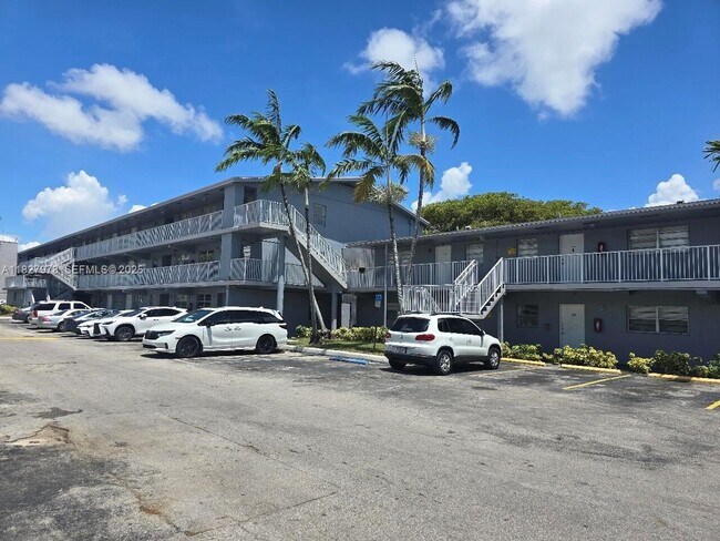 1401 NW 103rd St in Miami, FL - Building Photo - Building Photo