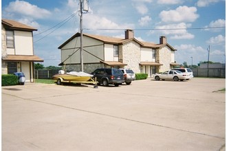 Towne North Luxury Apartments in Cleburne, TX - Building Photo - Building Photo