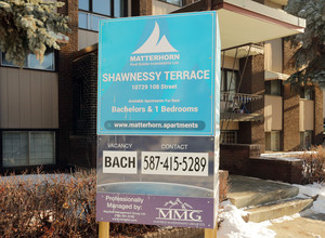 Shawnessy Terrace in Edmonton, AB - Building Photo - Building Photo