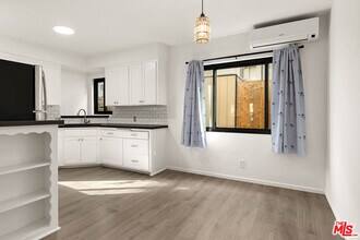 4615 Finley Ave in Los Angeles, CA - Building Photo - Building Photo