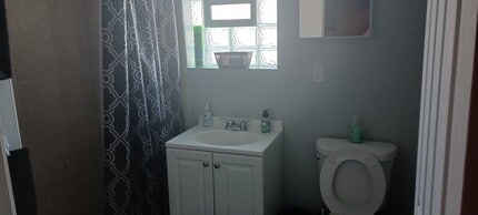 1301 W 73rd St in Chicago, IL - Building Photo - Building Photo