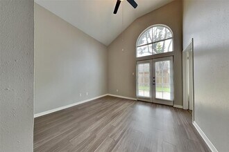 8602 Spring Green Dr in Houston, TX - Building Photo - Building Photo