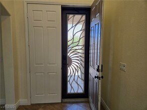 221 Palmarosa St in Henderson, NV - Building Photo - Building Photo