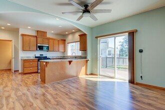 950 Lyle Ridge Cir in Oak Harbor, WA - Building Photo - Building Photo