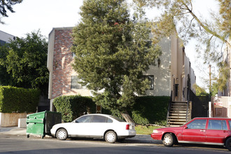 7259 Baird Ave in Reseda, CA - Building Photo - Building Photo