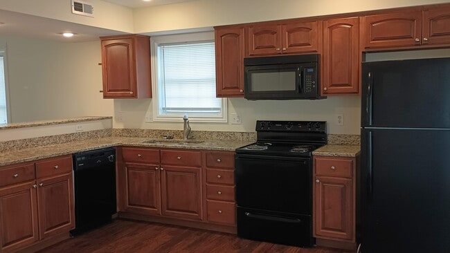 1756 W Countryside Ln in Bloomington, IN - Foto de edificio - Building Photo