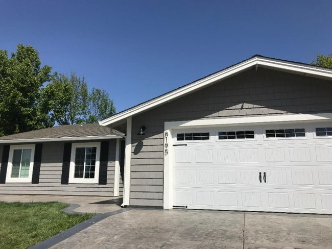 8195 Stacey Hills Dr