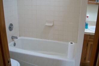 1337 W Wolfram St, Unit 2R in Chicago, IL - Building Photo - Building Photo