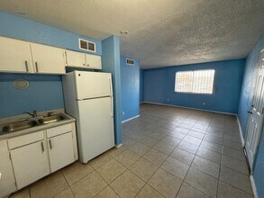 136 General Arnold St NE in Albuquerque, NM - Building Photo - Building Photo