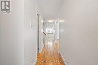 207 Park Grove Dr in Ottawa, ON - Building Photo - Building Photo