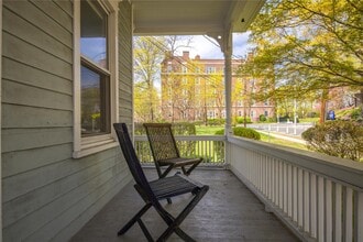27 Meadow Ave in Bronxville, NY - Building Photo - Building Photo