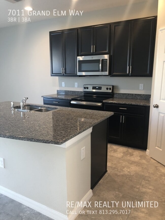 7011 Grand Elm Dr in Riverview, FL - Building Photo - Building Photo