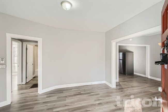 908 Bryan St, Unit E-1310 in Nashville, TN - Foto de edificio - Building Photo