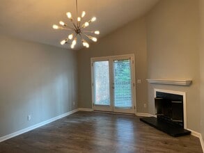 499 Coronation Dr in Fayetteville, NC - Building Photo - Building Photo
