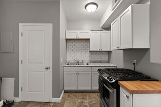 1039 Victoria St N in St. Paul, MN - Building Photo - Building Photo