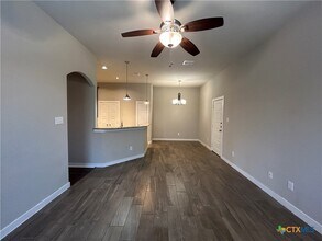 537 Creekside Frst in New Braunfels, TX - Building Photo - Building Photo