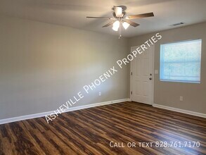 452 Reems Creek Rd in Weaverville, NC - Building Photo - Building Photo