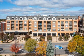 510-608 W Touhy Ave in Park Ridge, IL - Building Photo - Building Photo