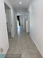 9920 NW 19th Pl in Sunrise, FL - Foto de edificio - Building Photo