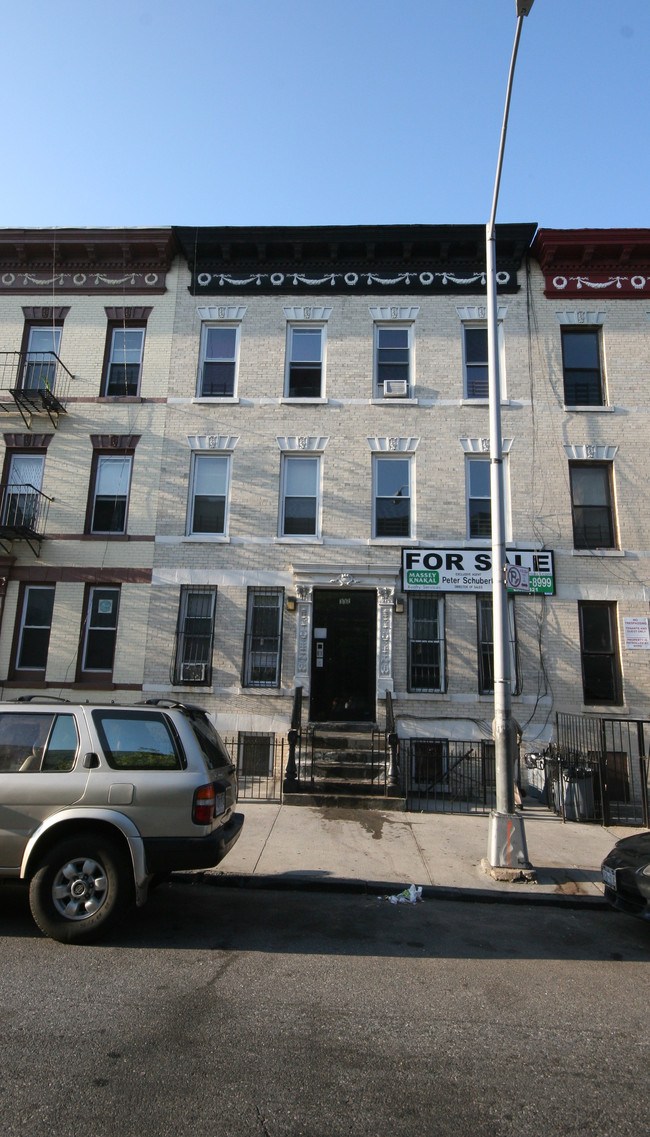 332 Chauncey St in Brooklyn, NY - Building Photo - Building Photo