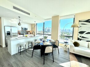 1940 NW 2nd Ct, Unit B12 in Miami, FL - Foto de edificio - Building Photo