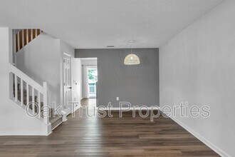 303 Yellow Hawthorn Cir in Summerville, SC - Building Photo - Building Photo