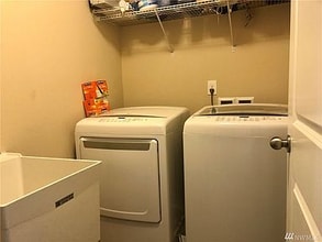 469 NE Nantucket St in Bremerton, WA - Foto de edificio - Building Photo